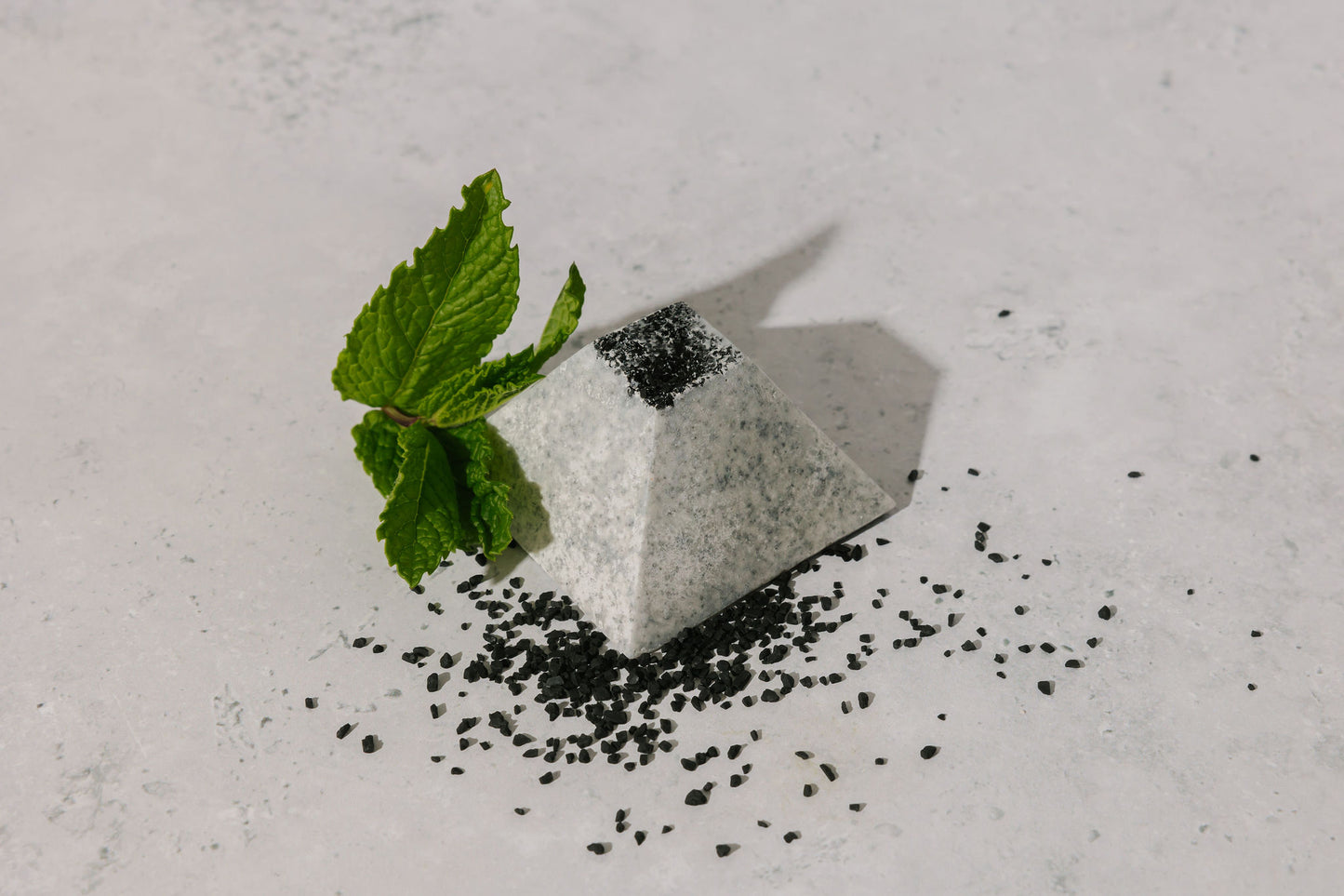 Black Lava | spearmint & anise